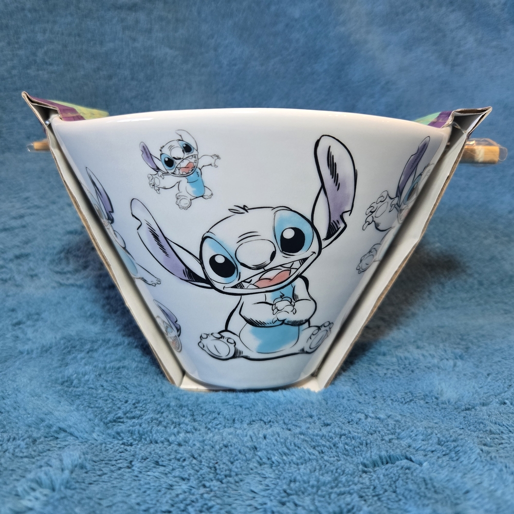 🌺Disney's Stitch 16oz. Sketch-Art Ramen Noodle Bowl with Chopsticks (NEW!)